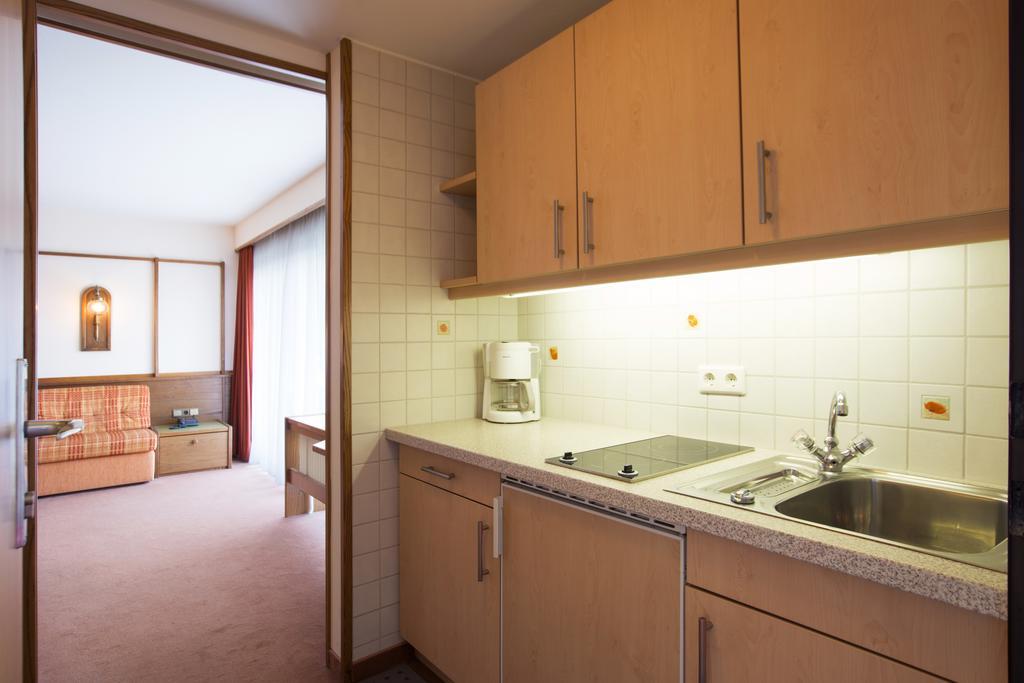Apartmenthaus Brixen & Haus Central Brixen im Thale Ruang foto