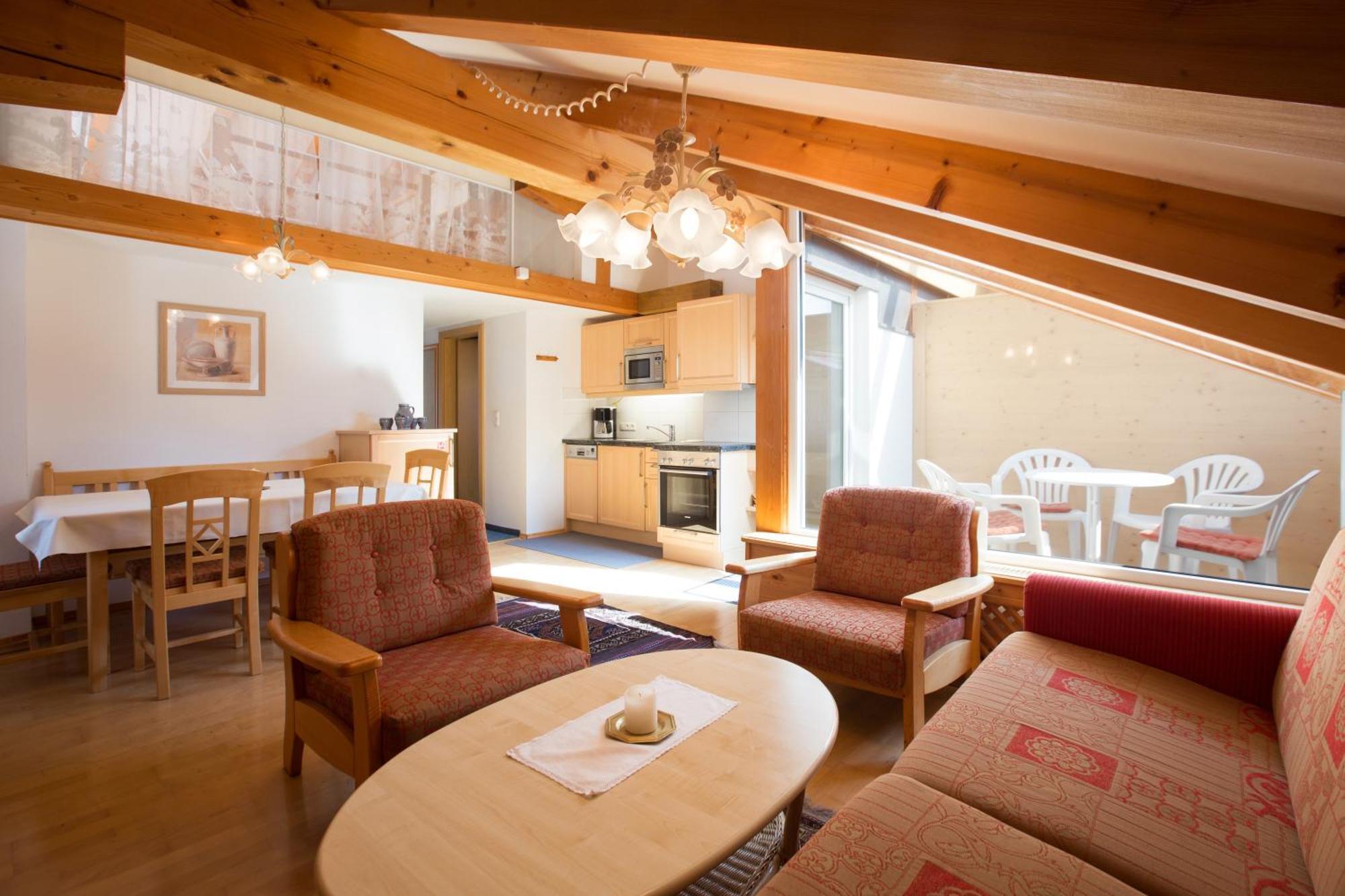 Apartmenthaus Brixen & Haus Central Brixen im Thale Bagian luar foto