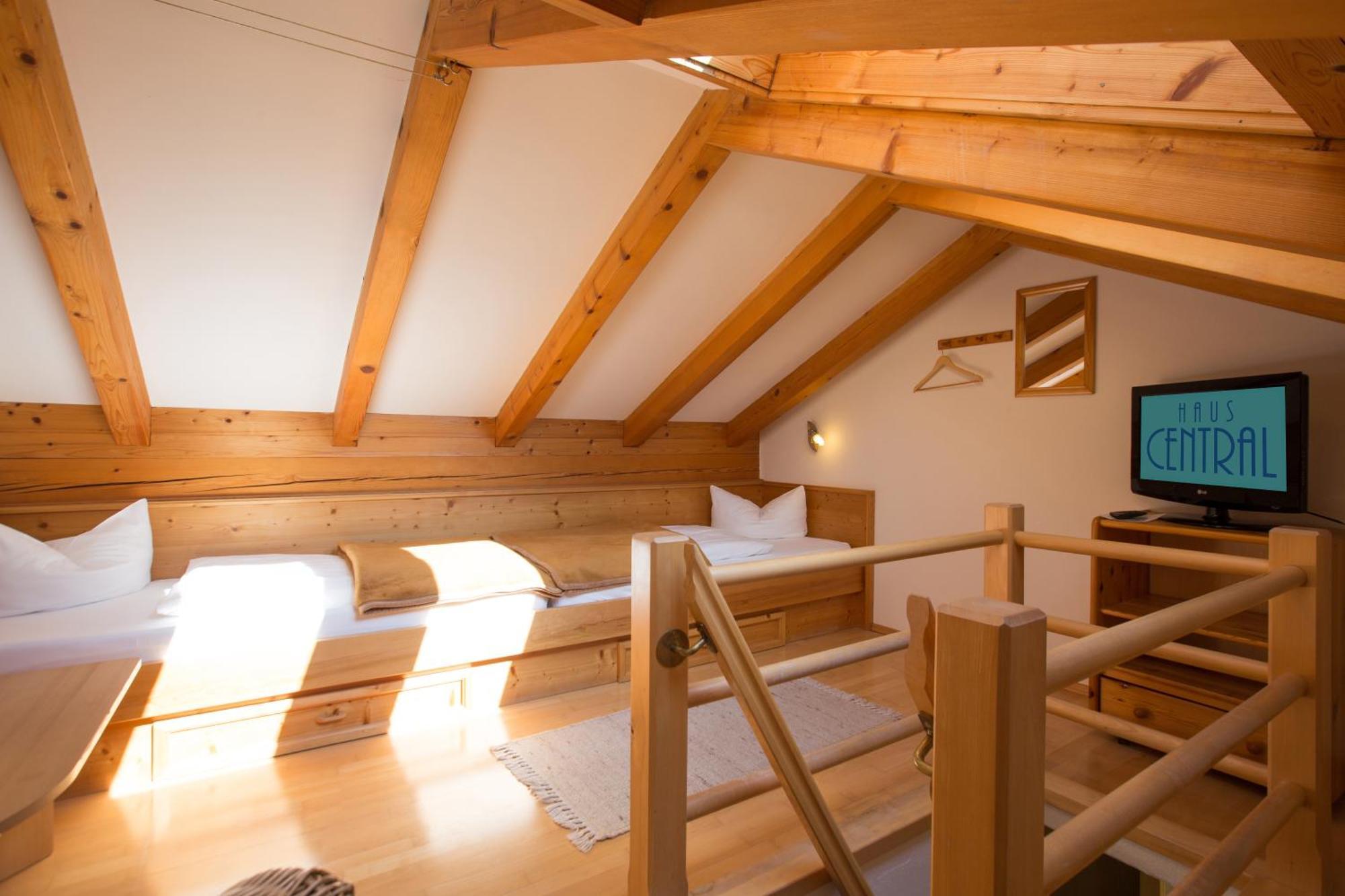 Apartmenthaus Brixen & Haus Central Brixen im Thale Ruang foto