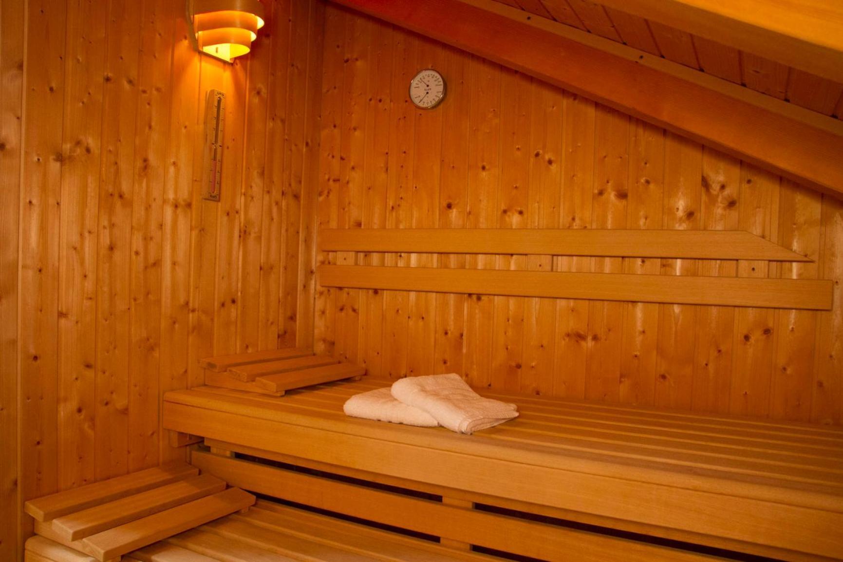 Apartmenthaus Brixen & Haus Central Brixen im Thale Bagian luar foto