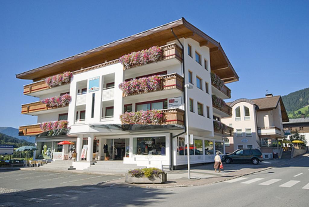 Apartmenthaus Brixen & Haus Central Brixen im Thale Bagian luar foto